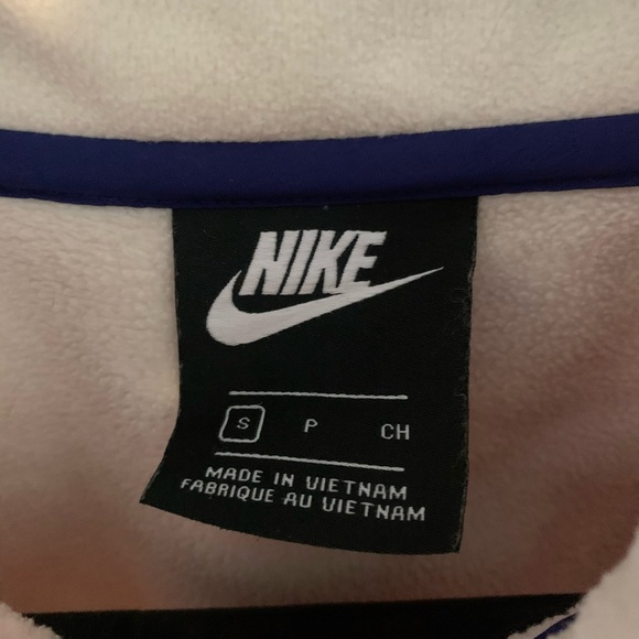 Women’s Nike quarter zip S - Picture 2 of 4